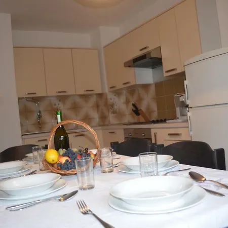 Mare Apartament *