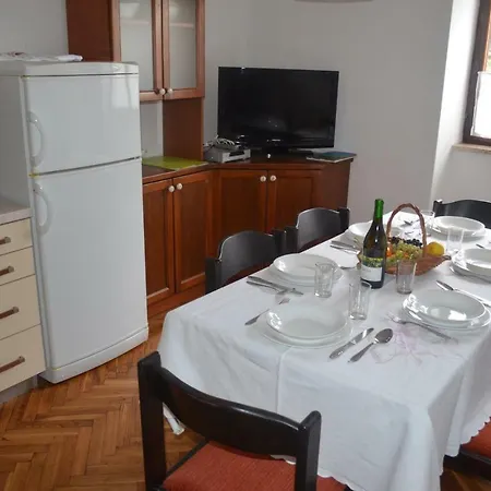 Apartament Mare *