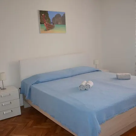 Mare Apartament *