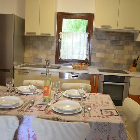 Apartament Mare *